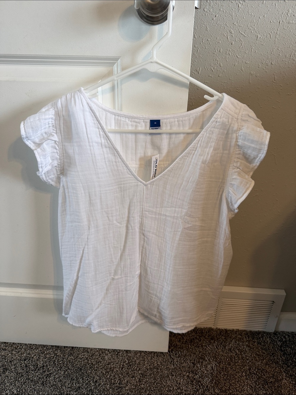 Old Navy White V-Neck Ruffle Cap Sleeve Blouse